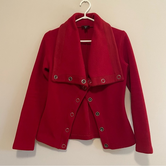 RED COAT - Picture 1 of 7